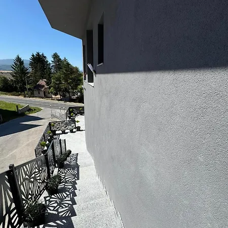 Prom-ar Lejlighedshotel